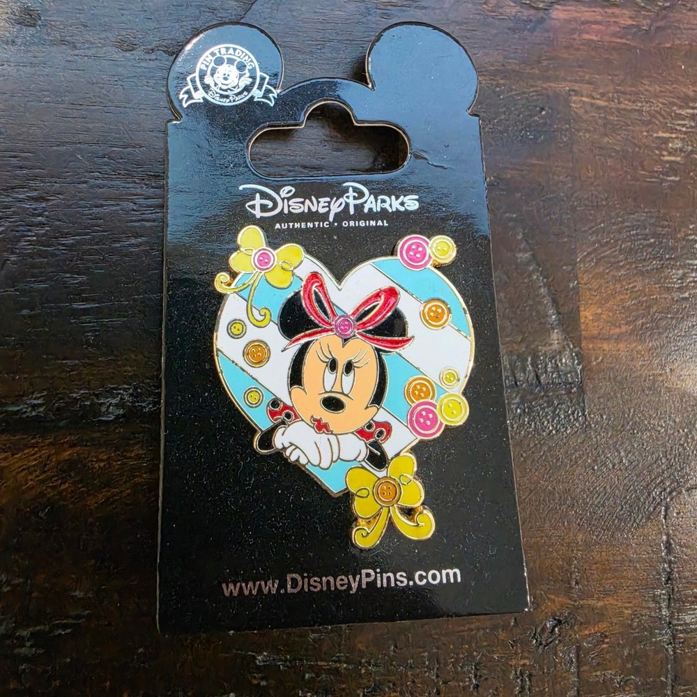 Disney Parks Minnie Mouse Pin Unisex OS Blue New Heart Buttons Bows Enamel